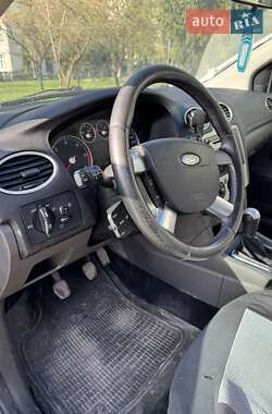 Хэтчбек Ford Focus 2005 в 