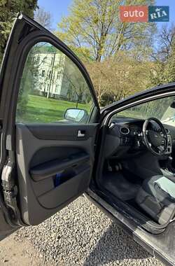 Хэтчбек Ford Focus 2005 в 
