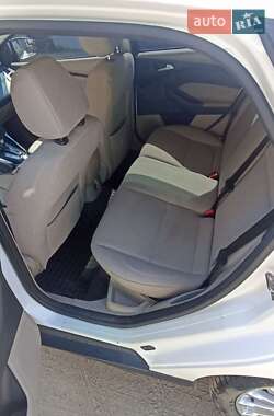 Хэтчбек Ford Focus 2013 в 