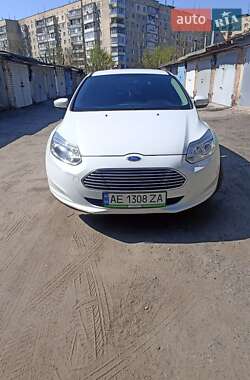 Хэтчбек Ford Focus 2013 в 