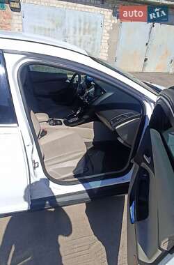 Хэтчбек Ford Focus 2013 в 