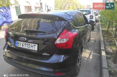 Хэтчбек Ford Focus 2012 в 