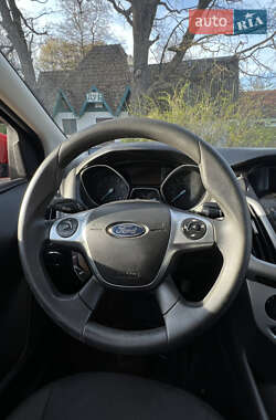 Хэтчбек Ford Focus 2014 в 