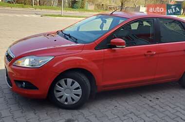 Хэтчбек Ford Focus 2010 в 