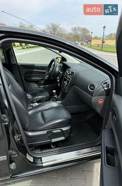 Хэтчбек Ford Focus 2005 в 
