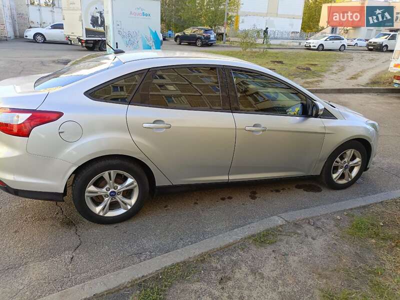 Седан Ford Focus 2014 в 
