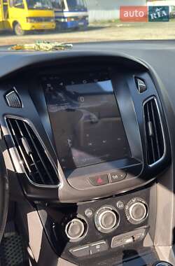 Универсал Ford Focus 2012 в 
