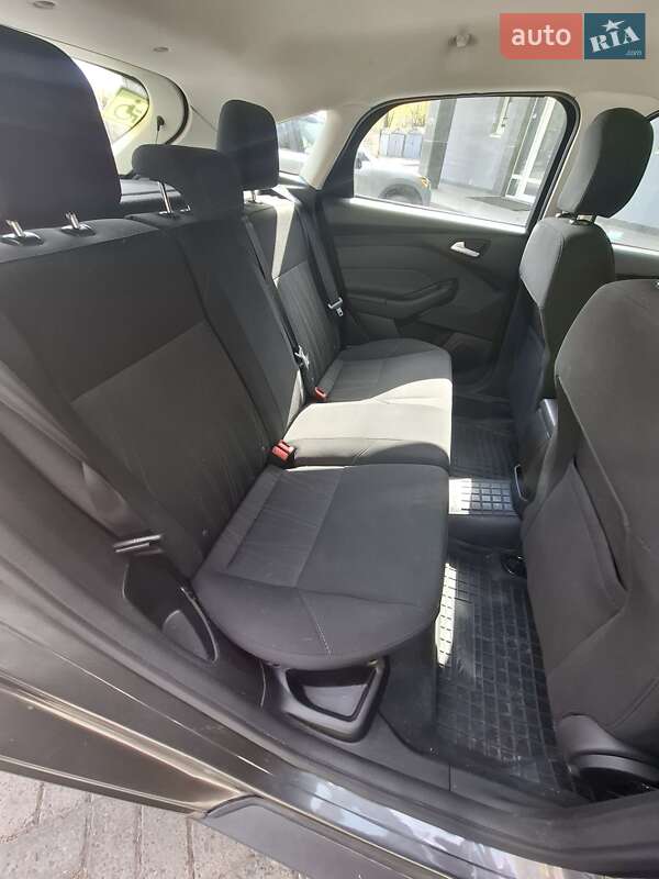 Хэтчбек Ford Focus 2016 в Днепре