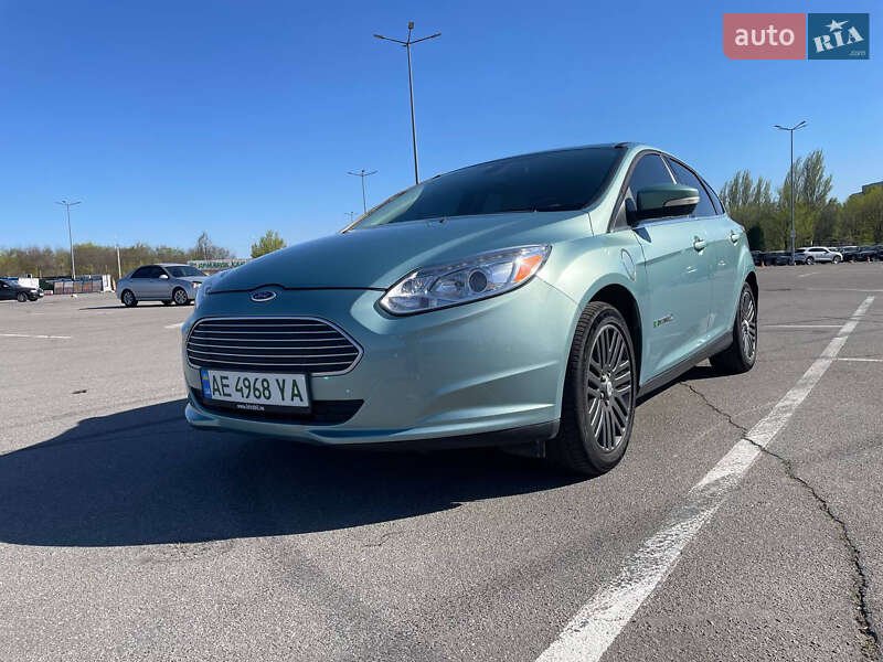Хэтчбек Ford Focus 2012 в Днепре