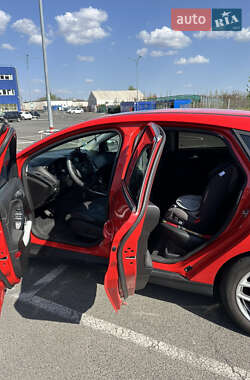 Хэтчбек Ford Focus 2015 в 