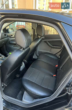 Седан Ford Focus 2010 в 