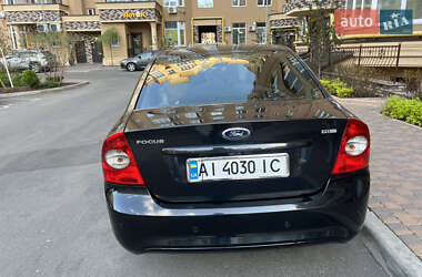 Седан Ford Focus 2010 в 