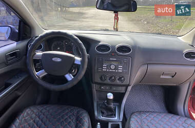 Хэтчбек Ford Focus 2006 в 