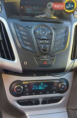 Хэтчбек Ford Focus 2013 в 