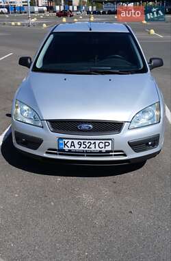 Хэтчбек Ford Focus 2005 в 