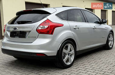 Хетчбек Ford Focus 2014 в 