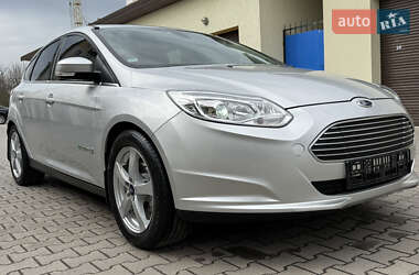 Хетчбек Ford Focus 2014 в 