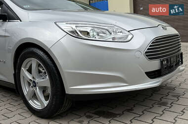 Хетчбек Ford Focus 2014 в 
