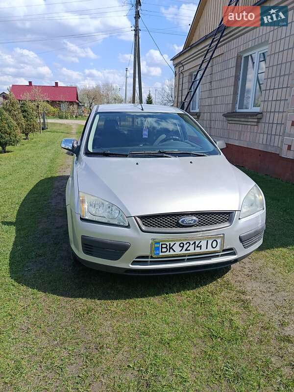 Седан Ford Focus 2005 в Камне-Каширском