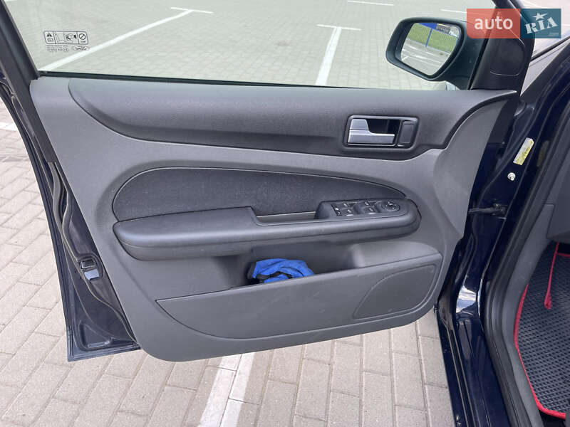 Универсал Ford Focus 2007 в Нововолынске