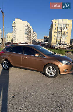 Хэтчбек Ford Focus 2013 в 