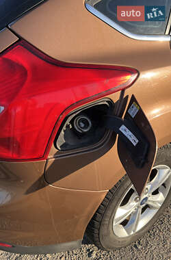Хэтчбек Ford Focus 2013 в 