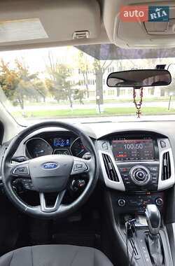 Седан Ford Focus 2015 в 