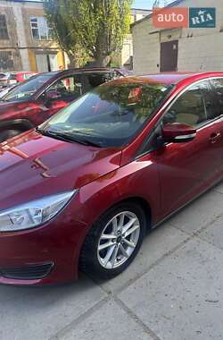 Хэтчбек Ford Focus 2015 в 
