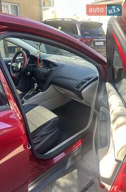 Хэтчбек Ford Focus 2015 в 