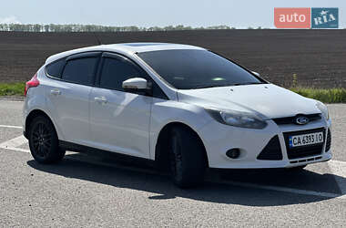 Хэтчбек Ford Focus 2012 в 