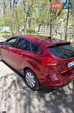Хэтчбек Ford Focus 2015 в 