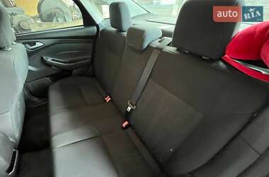 Седан Ford Focus 2015 в 