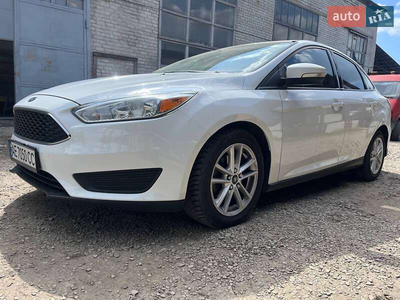 Седан Ford Focus 2015 в 