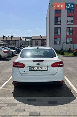 Седан Ford Focus 2016 в 