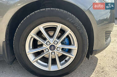 Седан Ford Focus 2015 в 