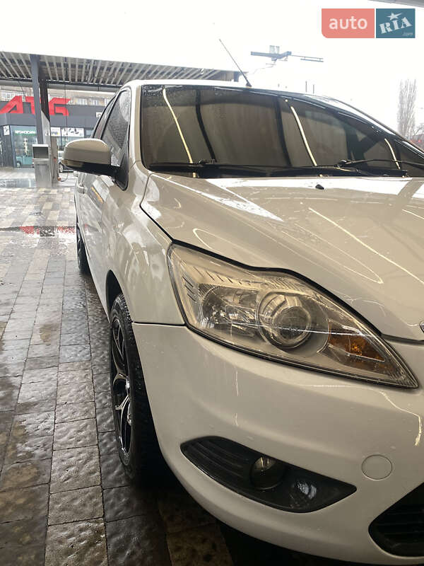 Хэтчбек Ford Focus 2010 в Ужгороде