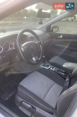 Хэтчбек Ford Focus 2010 в 