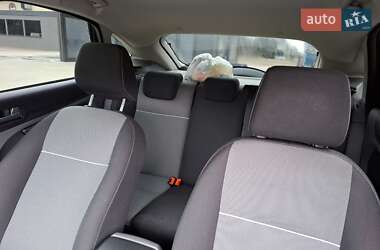 Хэтчбек Ford Focus 2011 в 