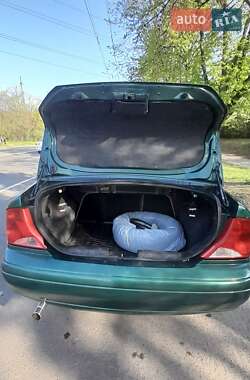 Седан Ford Focus 2000 в 