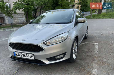 Седан Ford Focus 2015 в 