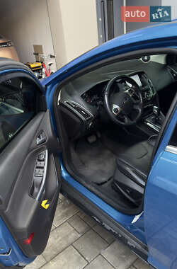 Седан Ford Focus 2013 в 