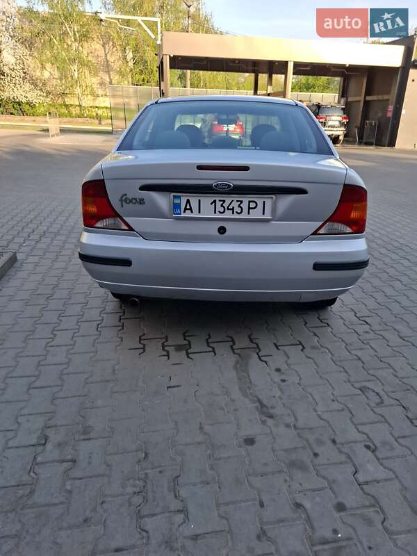 Седан Ford Focus 2000 в Обухове