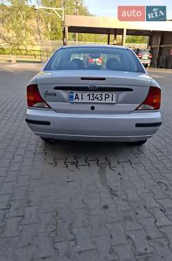 Седан Ford Focus 2000 в 