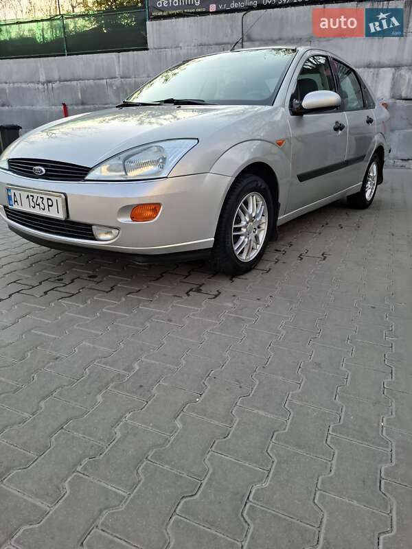 Седан Ford Focus 2000 в Обухове