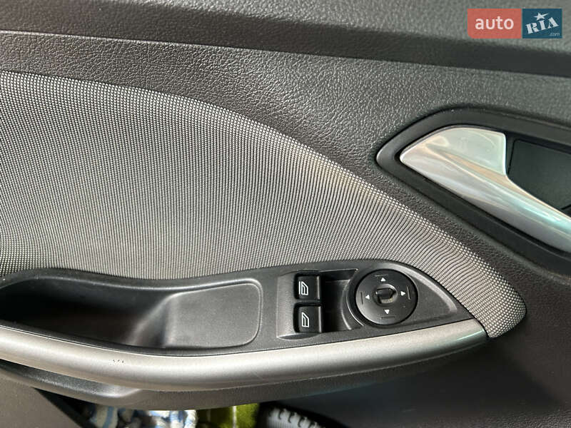 Хэтчбек Ford Focus 2013 в Днепре фото 23 Хэтчбек Ford Focus 2013 в Днепре
