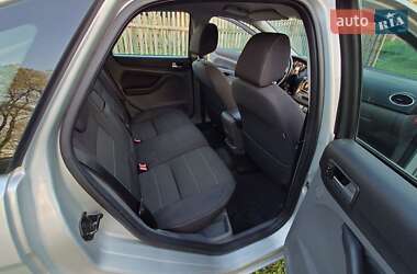 Хэтчбек Ford Focus 2009 в 