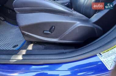 Хэтчбек Ford Focus 2012 в 