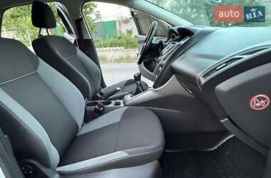 Хетчбек Ford Focus 2014 в 
