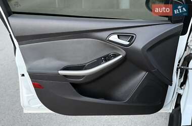 Хетчбек Ford Focus 2014 в 