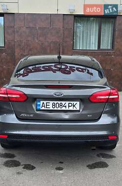 Седан Ford Focus 2015 в 